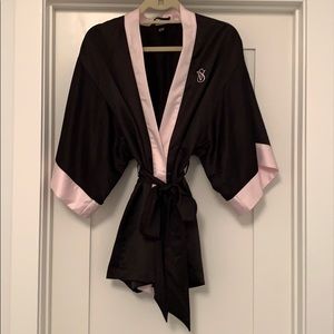 Victoria’s Secret Short Satin Kimono Robe
